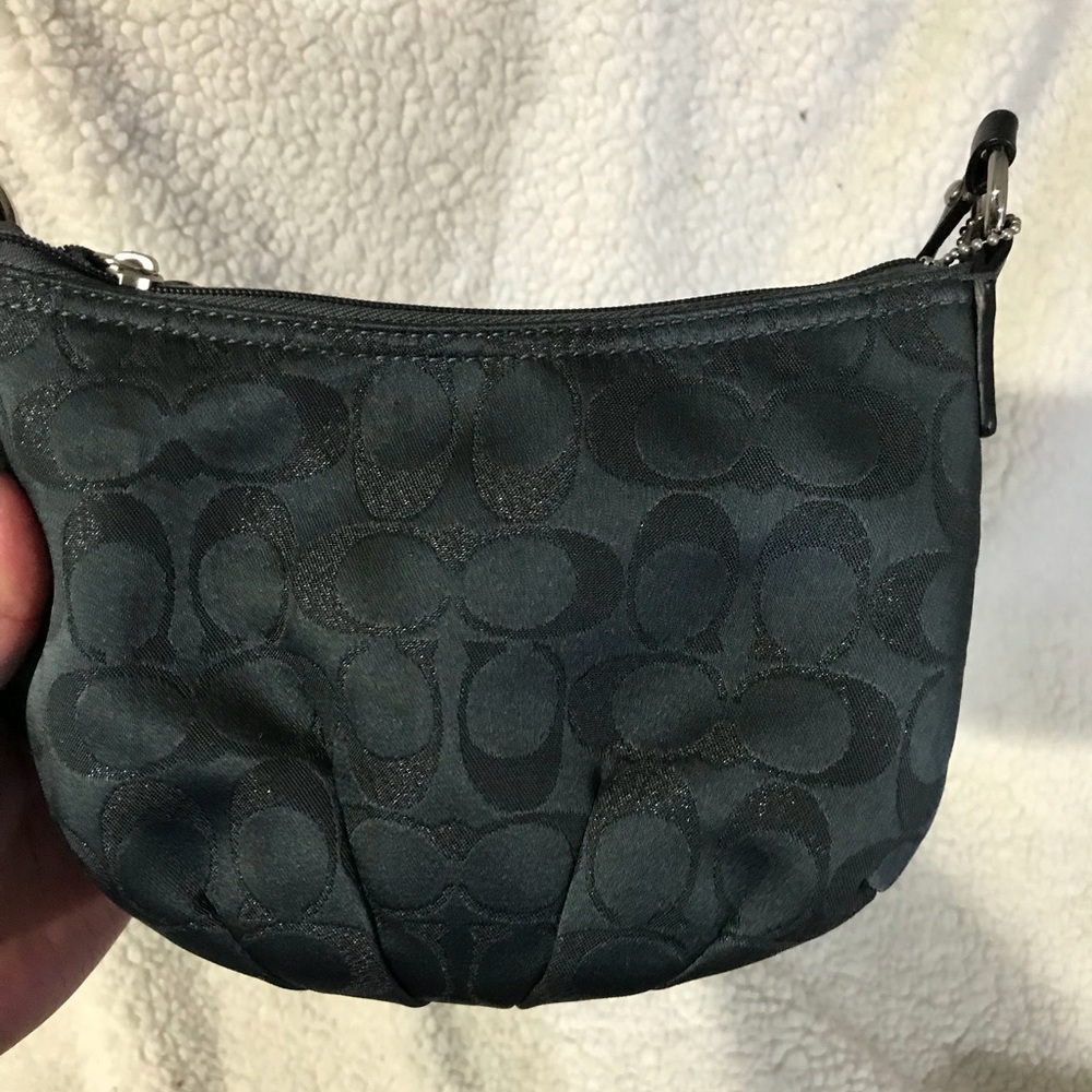 Small Coach navy blue crossbody purse